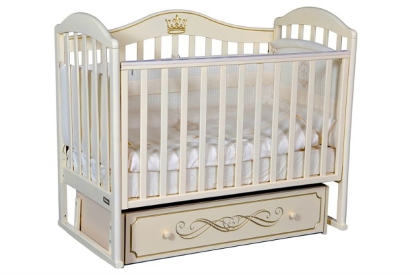 Кроватка с маятником "Silvia Elite"